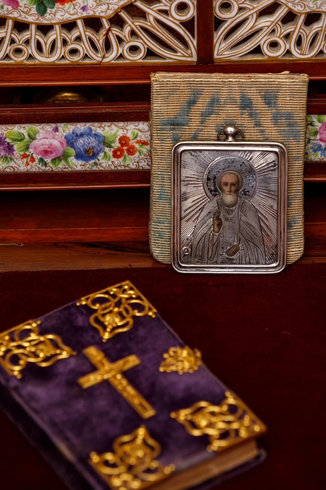 Иконка в серебряном окладе с изображением Сергия Радонежского