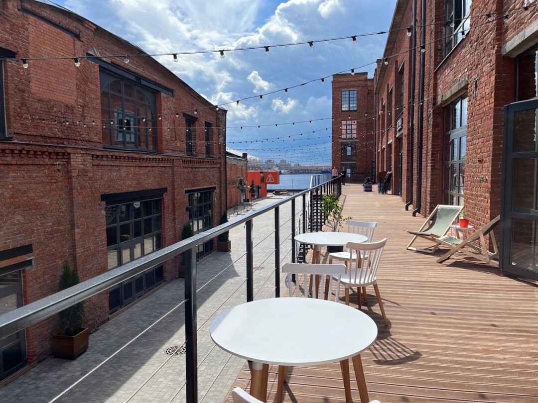 Выставка литографии "Окно в Париж. От Монмартра до Монпарнаса" идет в Арт Центре