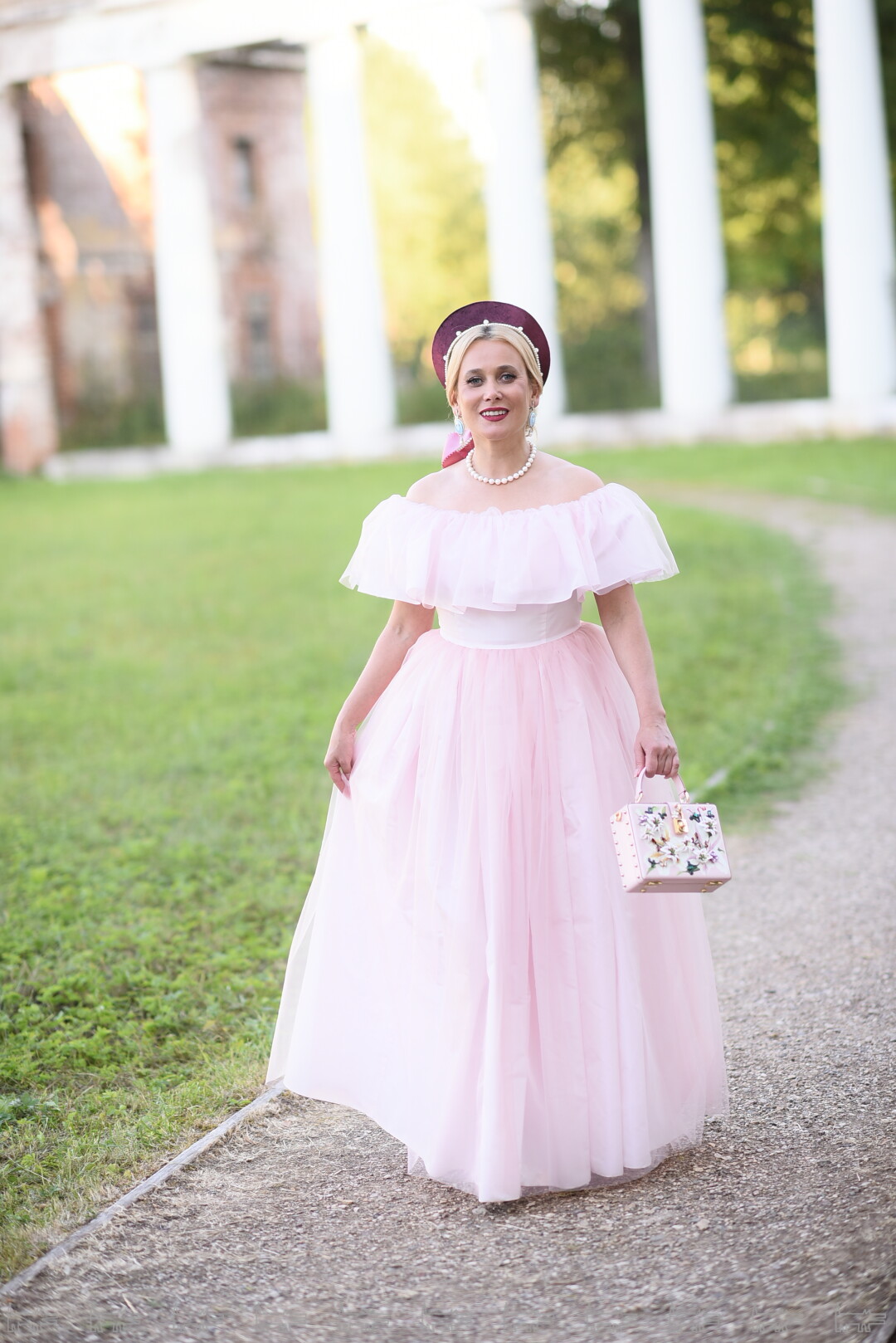 Любовь Алипова