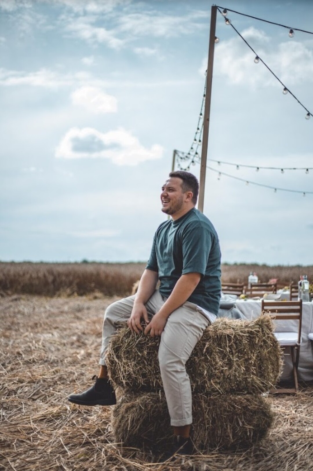 Шеф-повар ресторана Commons и один из организаторов фестиваля Антон Абрезов в пшеничном поле
