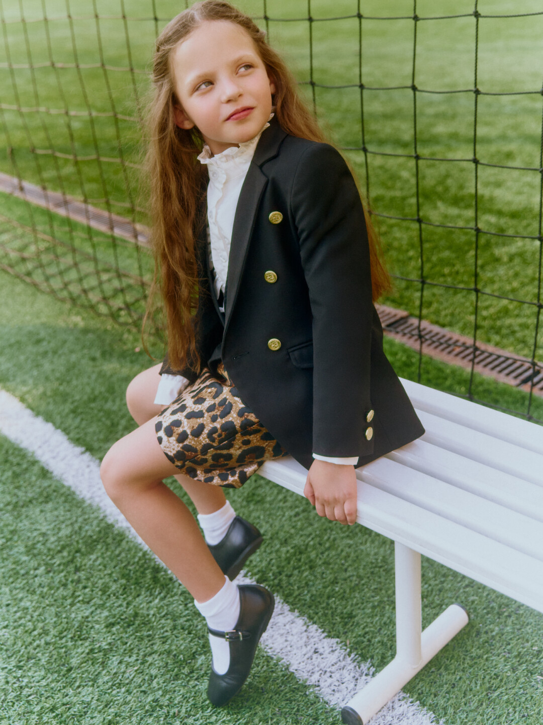 Пиджак Aletta, 22 100 руб., жилет Aletta, 12 400 руб., юбка Dolce & Gabbana, 47 850 руб., балетки Age Of Innocence, 12 100 руб.