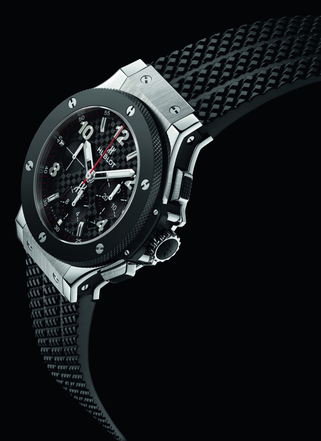Корпус часов Hublot Big Ban Original Steel Ceramic, которые получили в подарок игроки команды-победителя, выполнен из полированной и сатинированной