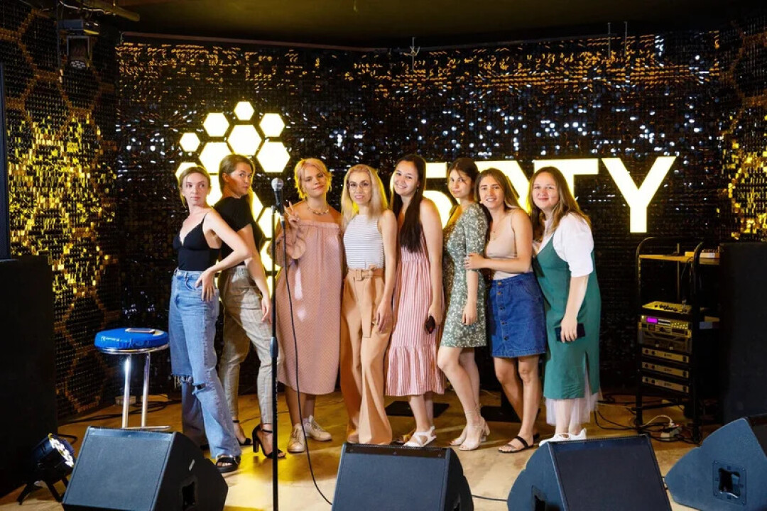 Участницы уфимского женского StandUp-шоу