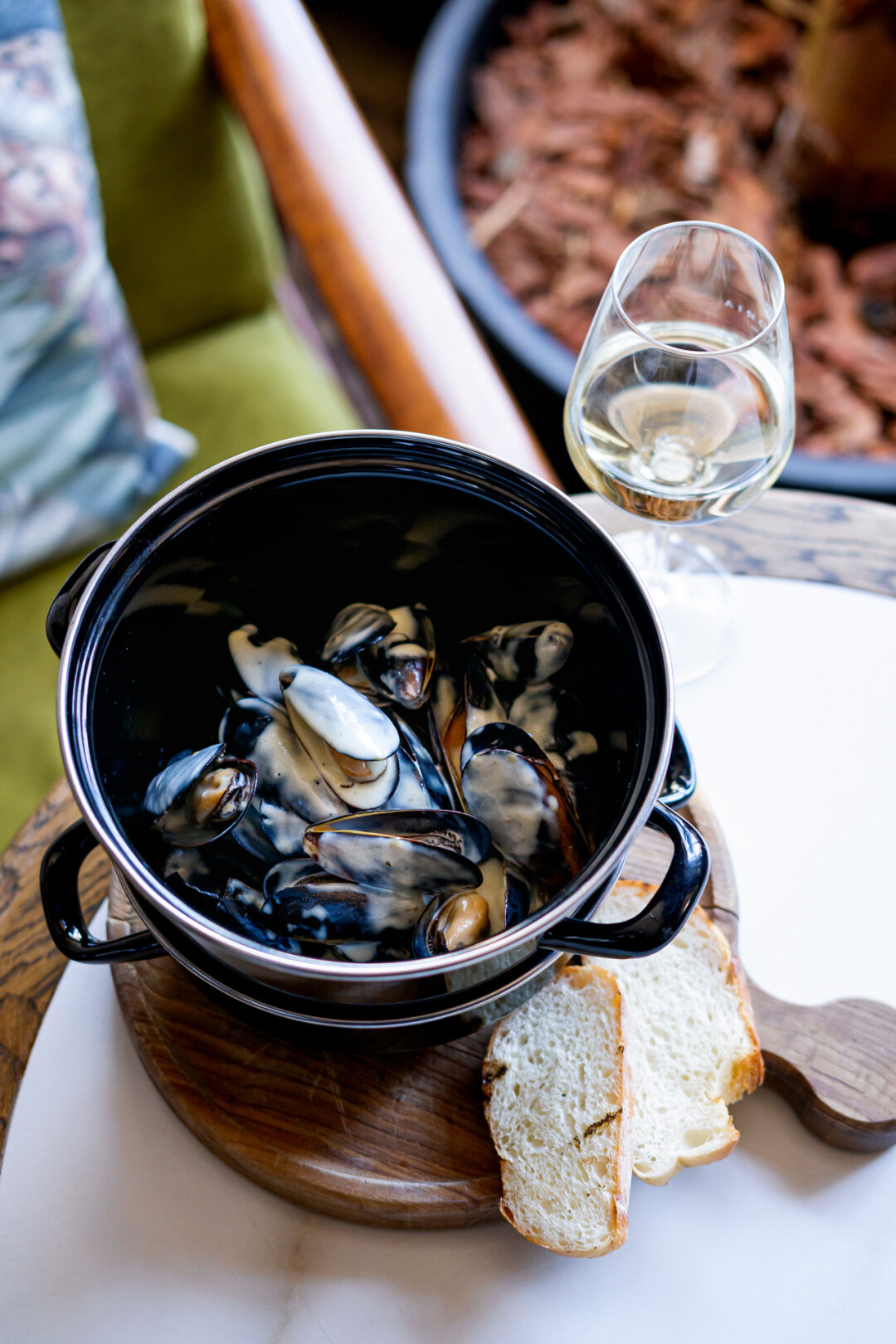 Мидии в сливочном соусе и игристом в MorPort