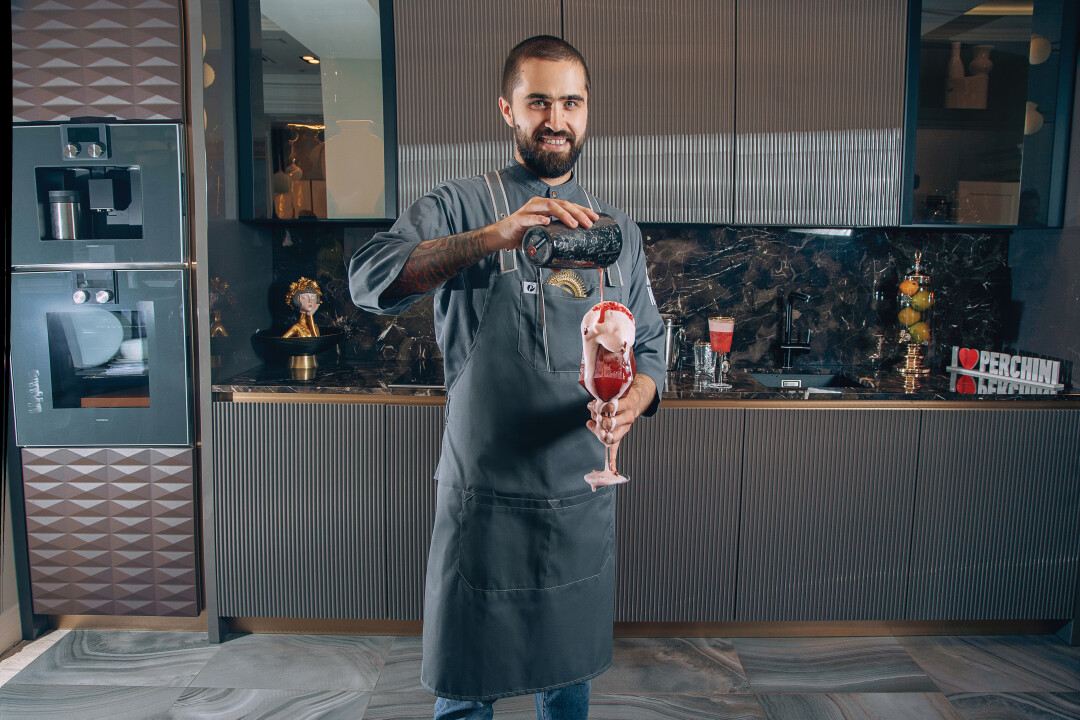 КИРИЛЛ АРТЕМЕНКО Шеф-бармен сети ресторанов «Перчини Grill & Wine», perchini.ru, ООО «Панорама Иркутск», ИНН 3811459305, ОГРН 1183850038900 Кухня