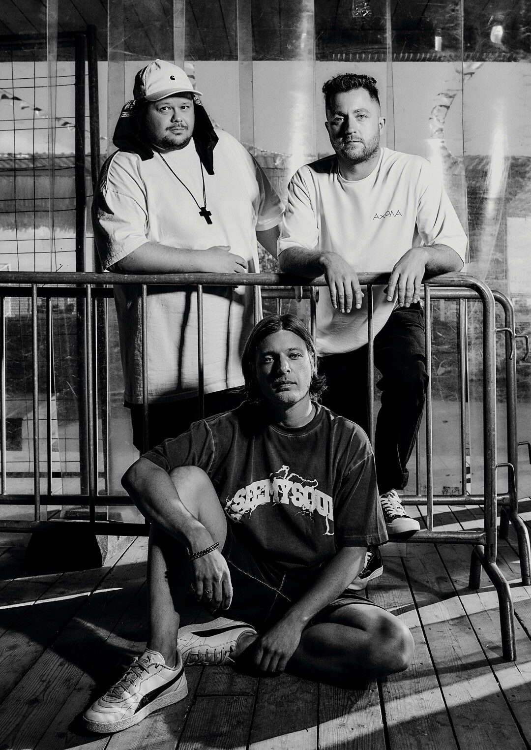 ROOTS UNITED LIVE: SHUTTA, DJ 1984 и EL в футболке и шортах See My Soul