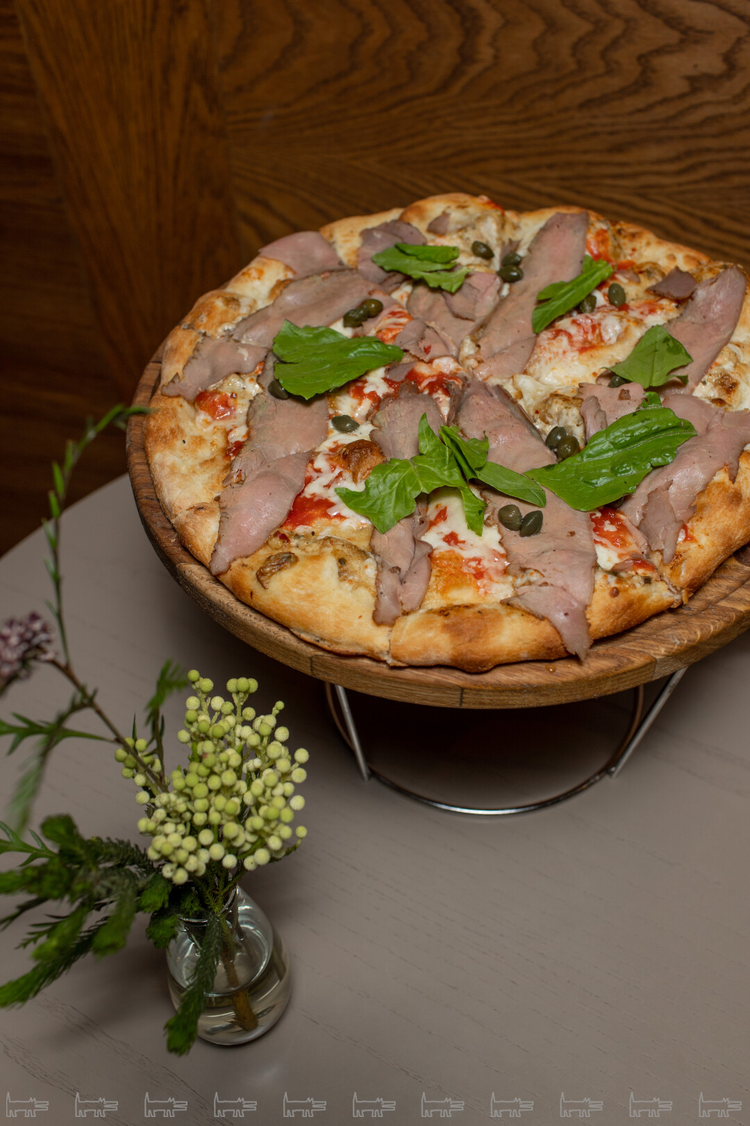 Римская пицца с ростбифом