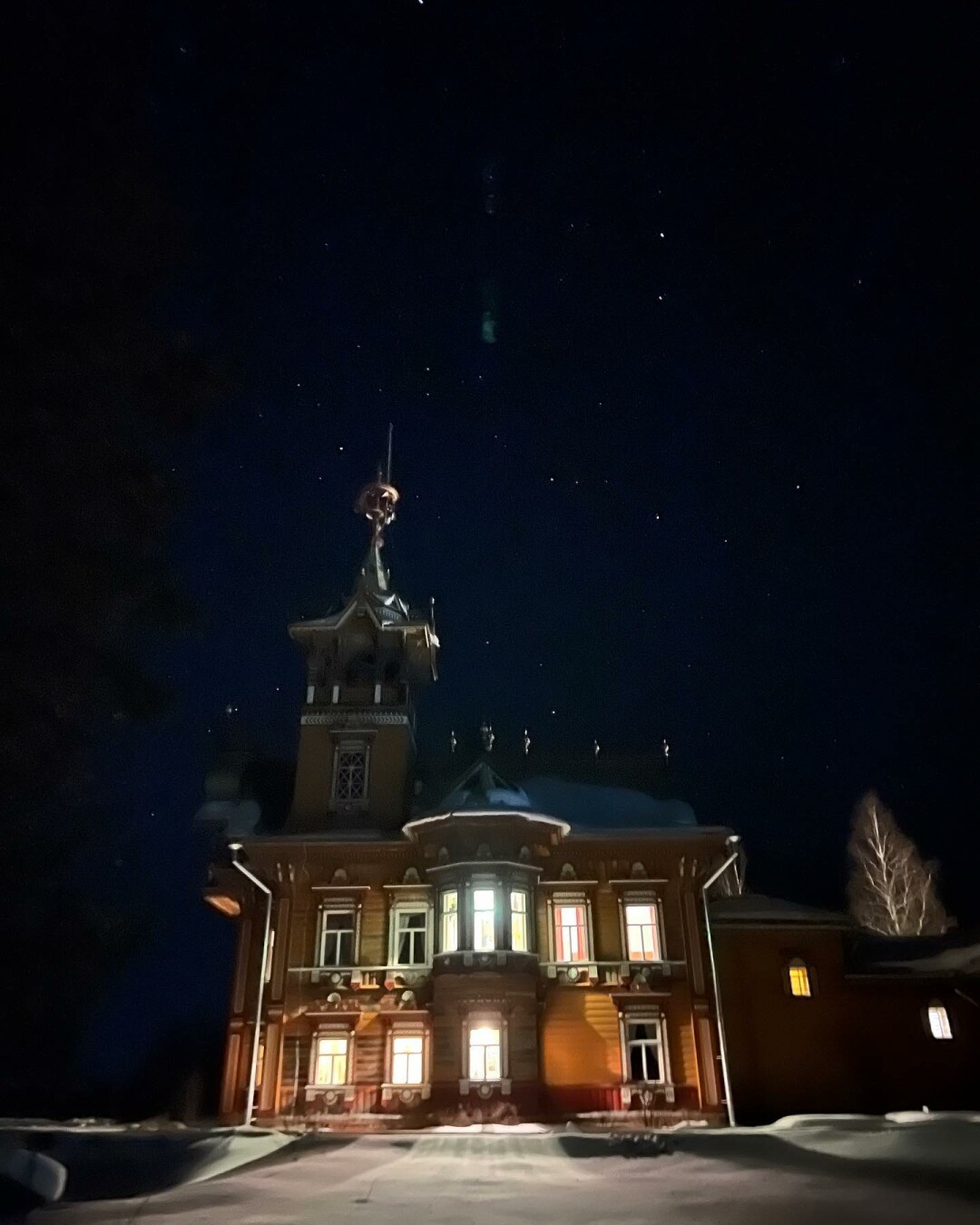 Терем Асташово ночью