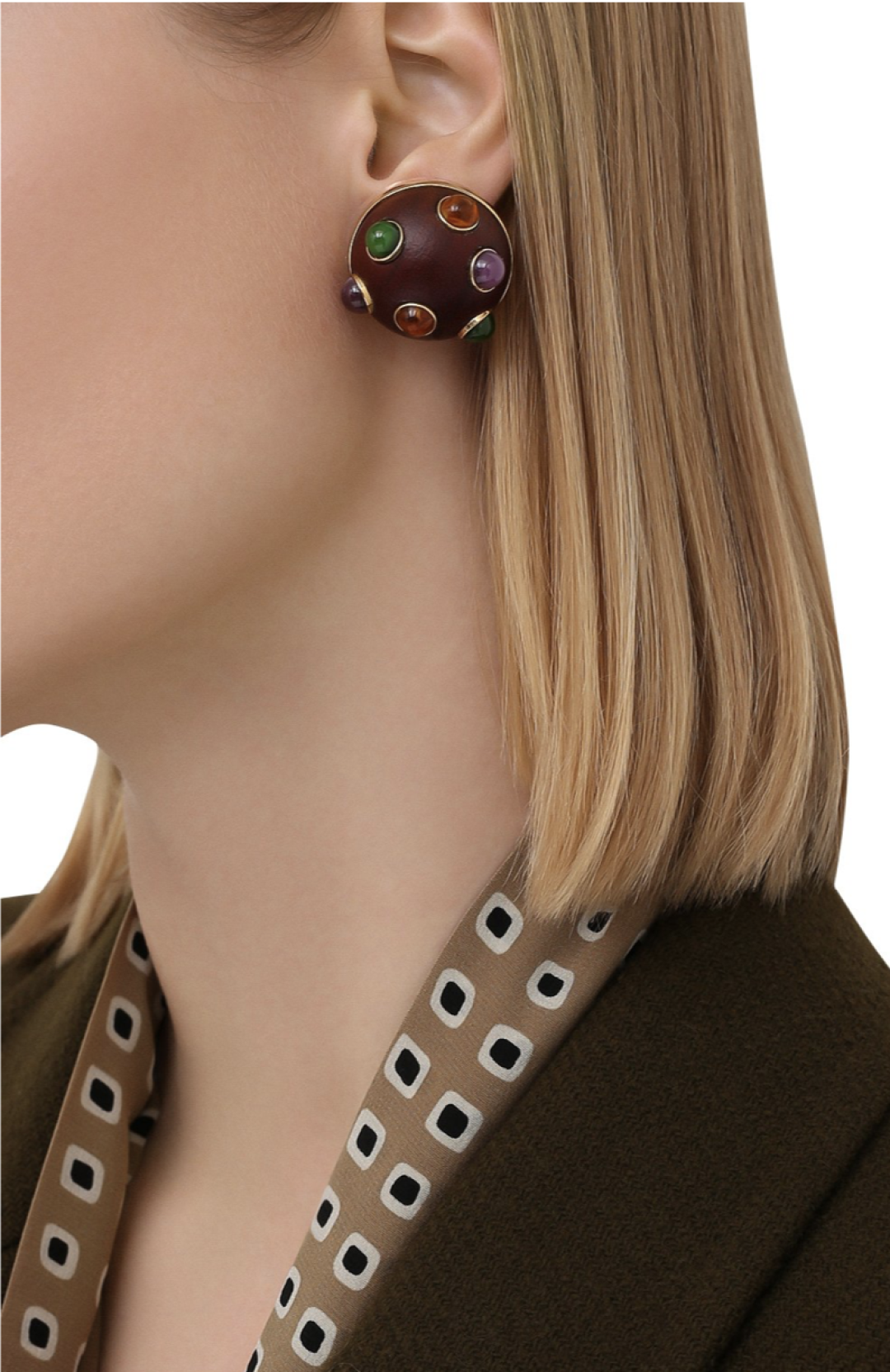 Loewe, ДЛТ, 23 400 руб.