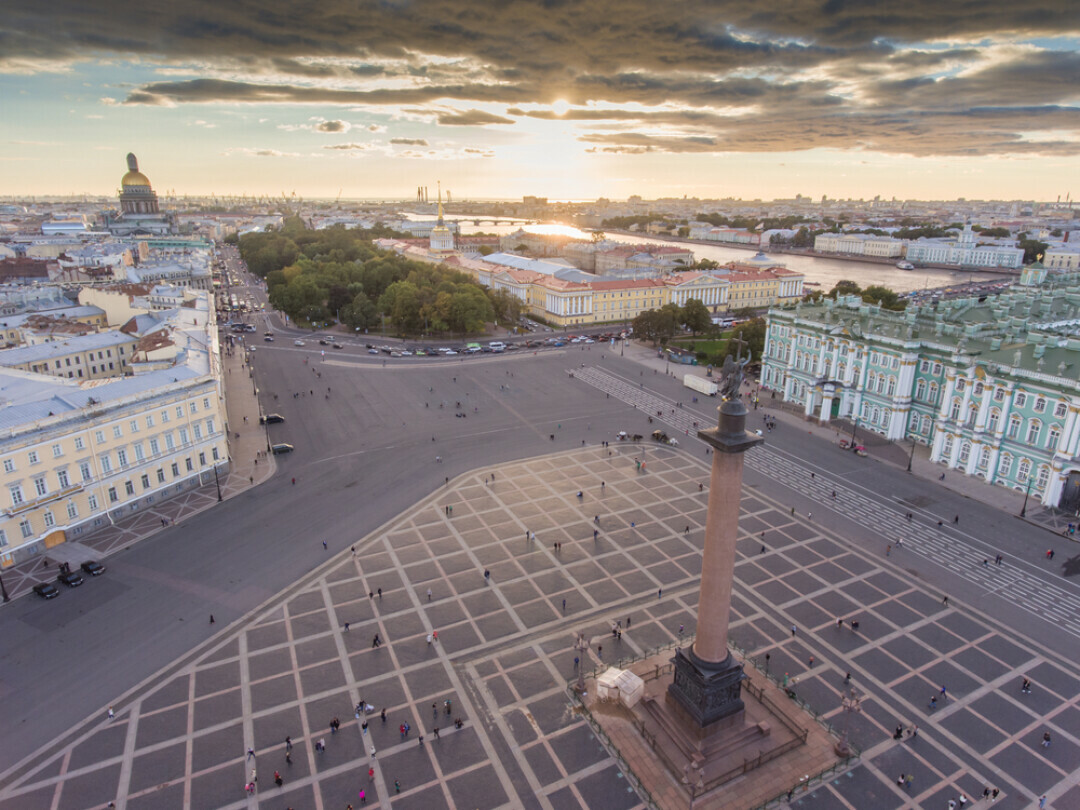 Дворцовый петербург. Дворцовая площадь в Санкт-Петербурге. Дворцовая площадь в Санкт-Петербурге с птичьего полета. Адмиралтейская Дворцовая площадь. Невский проспект, Дворцовая площадь, Адмиралтейство.