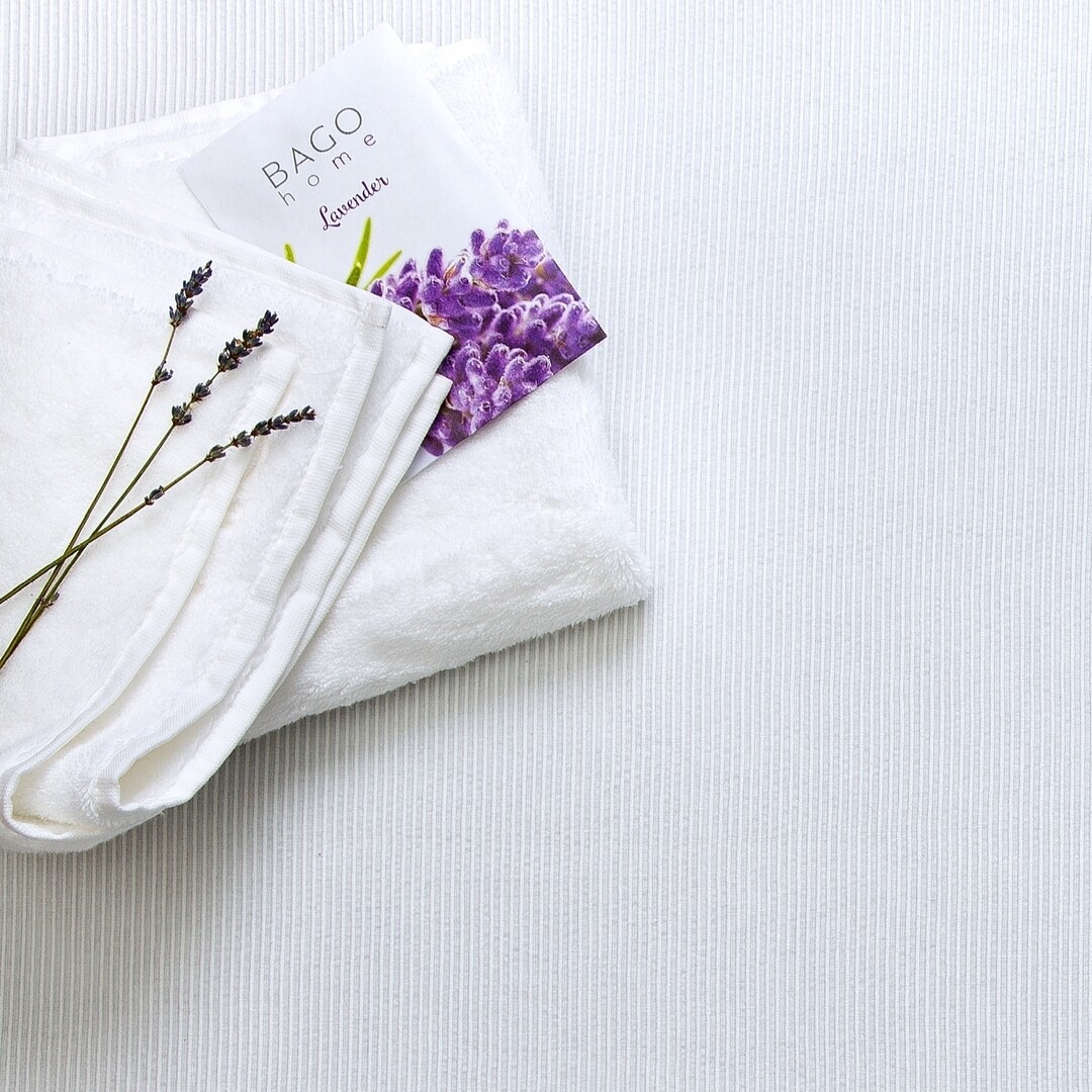 Конвертики-саше можно поместить не только в ящик с бельем, гардероб или сумочку, но и приложить к подарку — в качестве парфюмерной открытки. У бренда