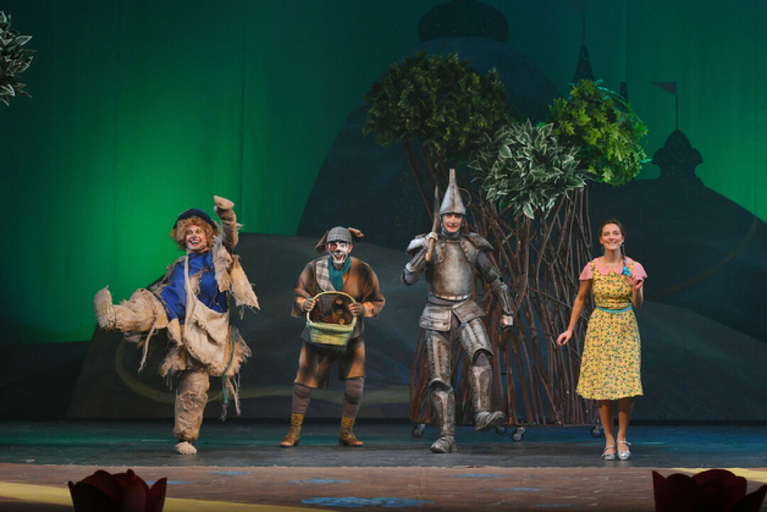 «Волшебник изумрудного города» в Русском драмтеатре