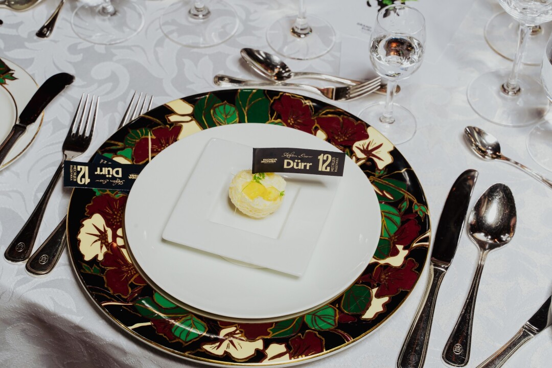 Эспума из твёрдого сыра Dürr с виноградным конфи