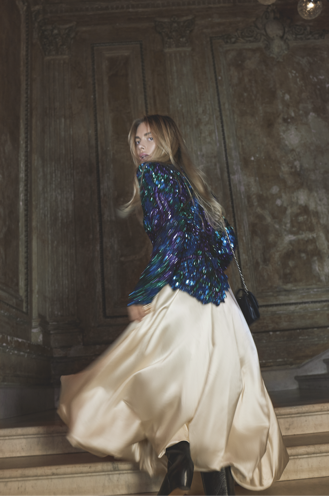 Сапоги Martin Margiela, топ (все — винтаж), кольцо Loree Rodkin, юбка Pervert, сумка Alexander McQueen (ЦУМ)