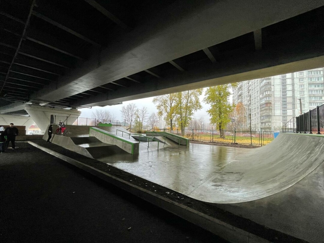 под мостом новые