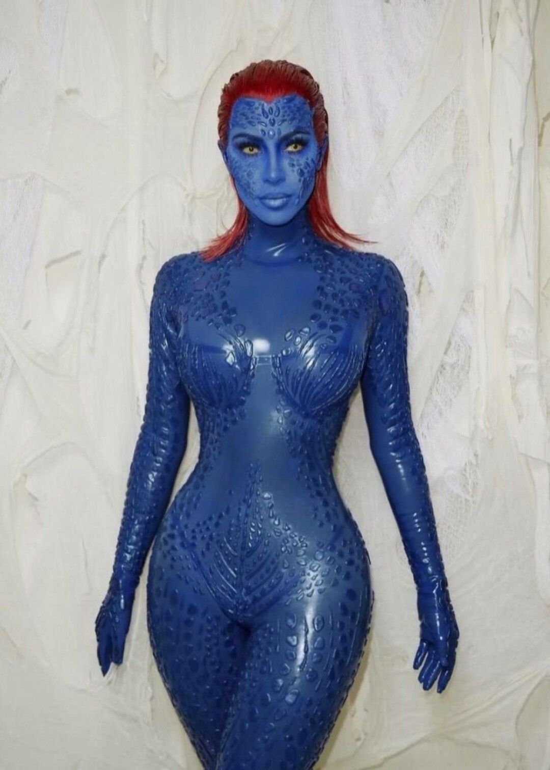 Ким Кардашьян в образе Мистик из «Людей Икс»