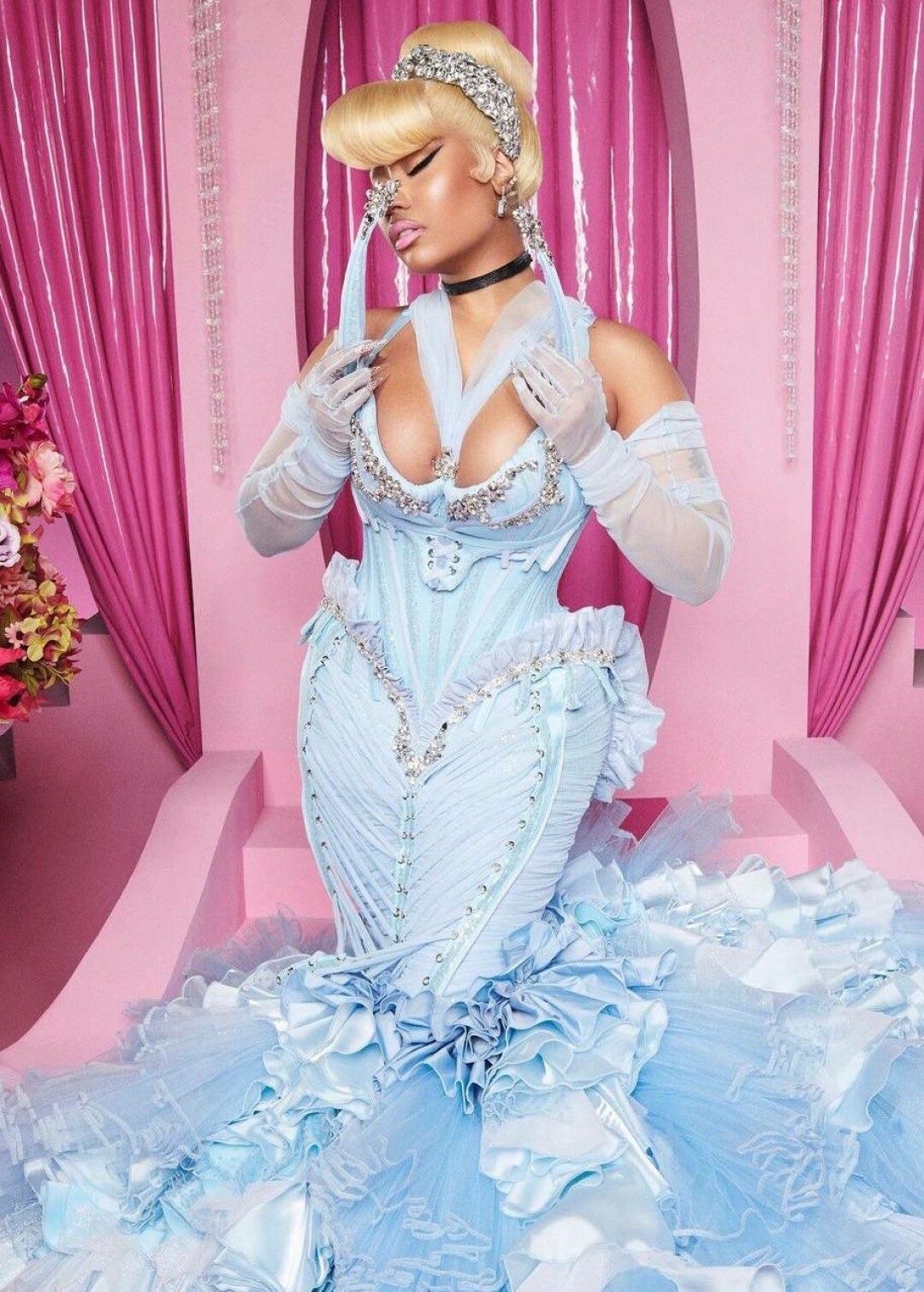 Ники Минаж в образе Золушки