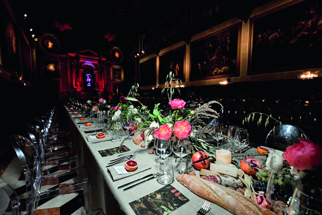 Ужин Эрмитажа от ресторана «ЕМ» в здании Большой скуолы Иоанна Богослова на Венецианской биеннале