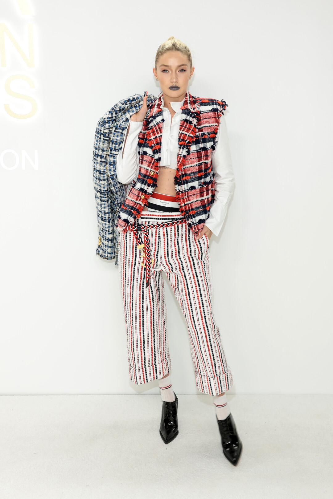 Джиджи Хадид в Thom Browne