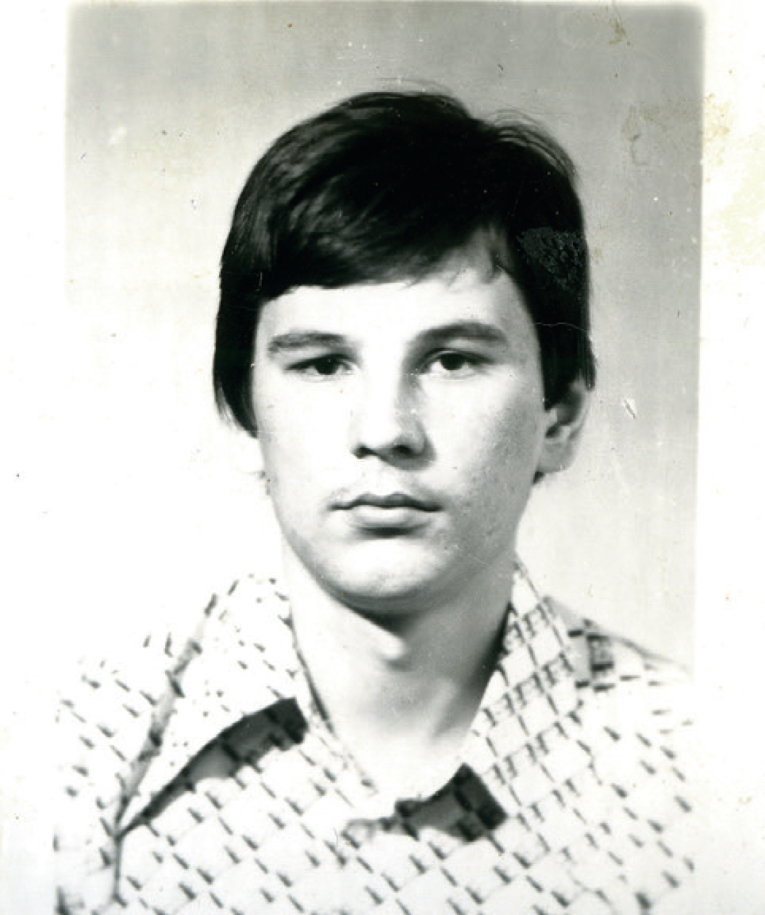 Свердловск. 1980 г. Балабанов учился один семестр по обмену в Манчестере, оттуда он привез пластинки The Beatles и Sparks.