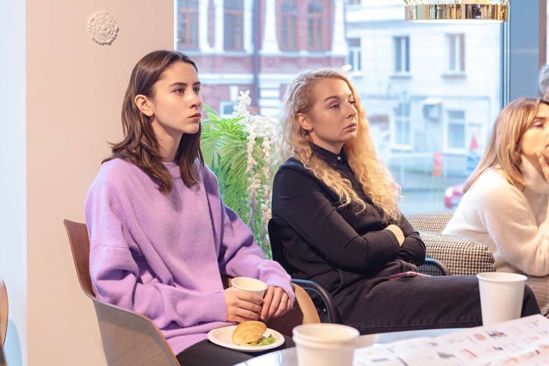 Яна Никитина, Виктория Валеева