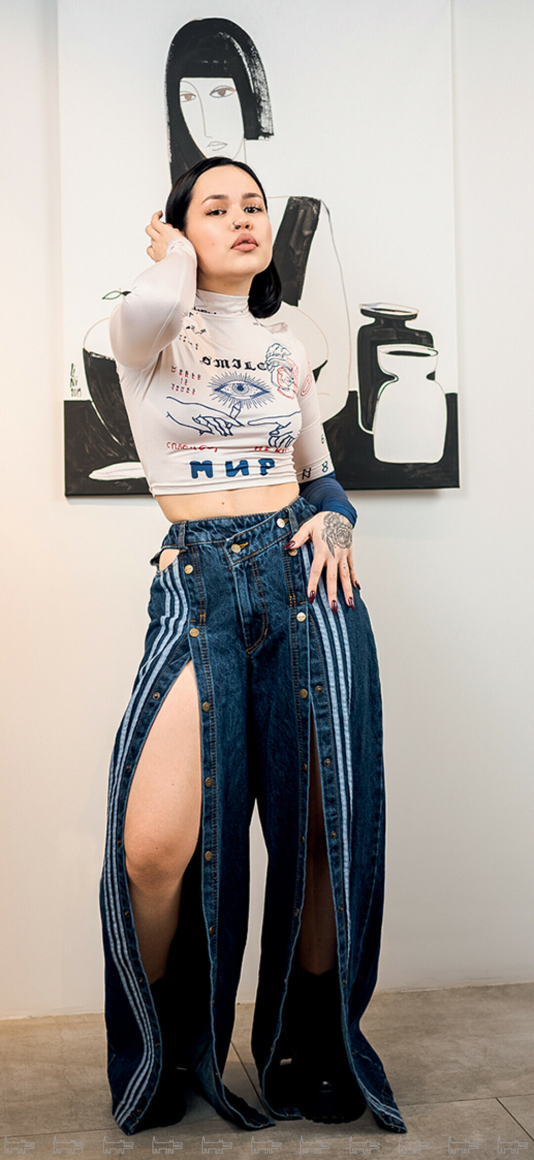 Лонгслив no name, джинсы Adidas x Ivy Park Rodeo