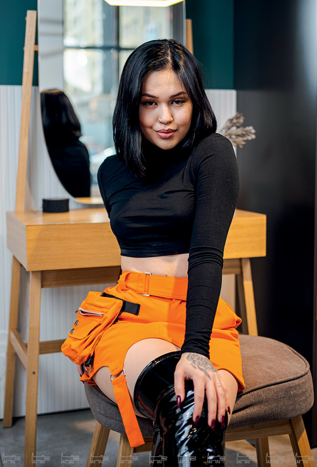 Лонгслив H&M, юбка Whoisyourdealer, ботфорты Rimovna Store