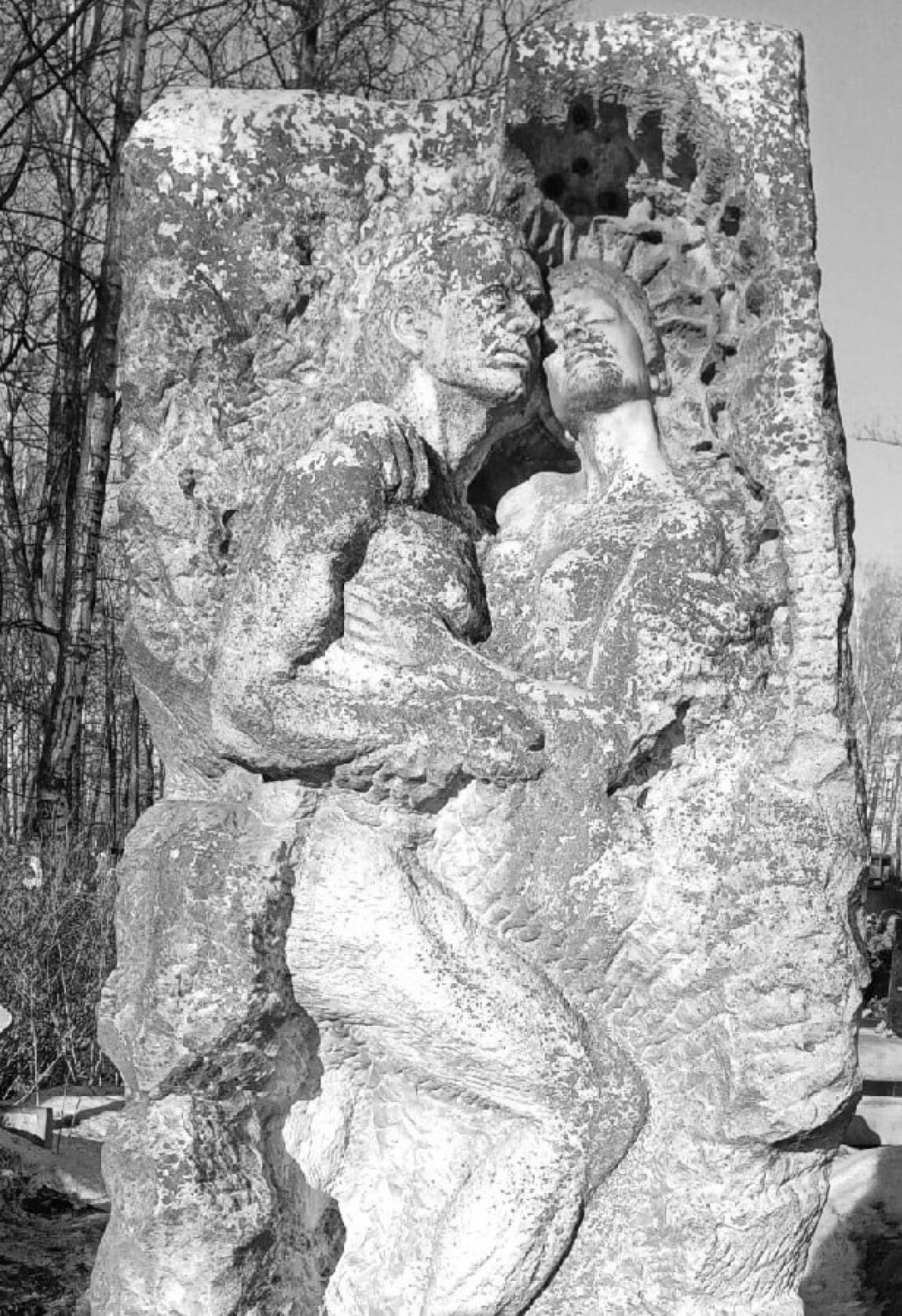 Надгробный памятник Кате Иванцовой. Скульптор Генрих Тимофеев