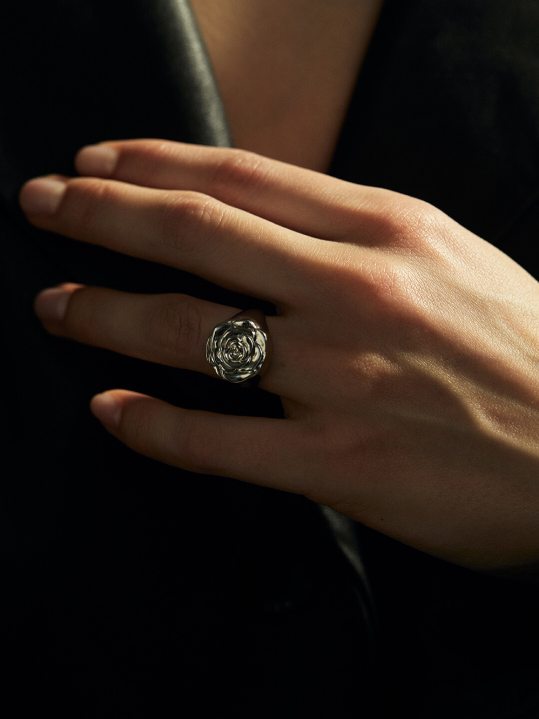 Avgvst, 9 800 руб.