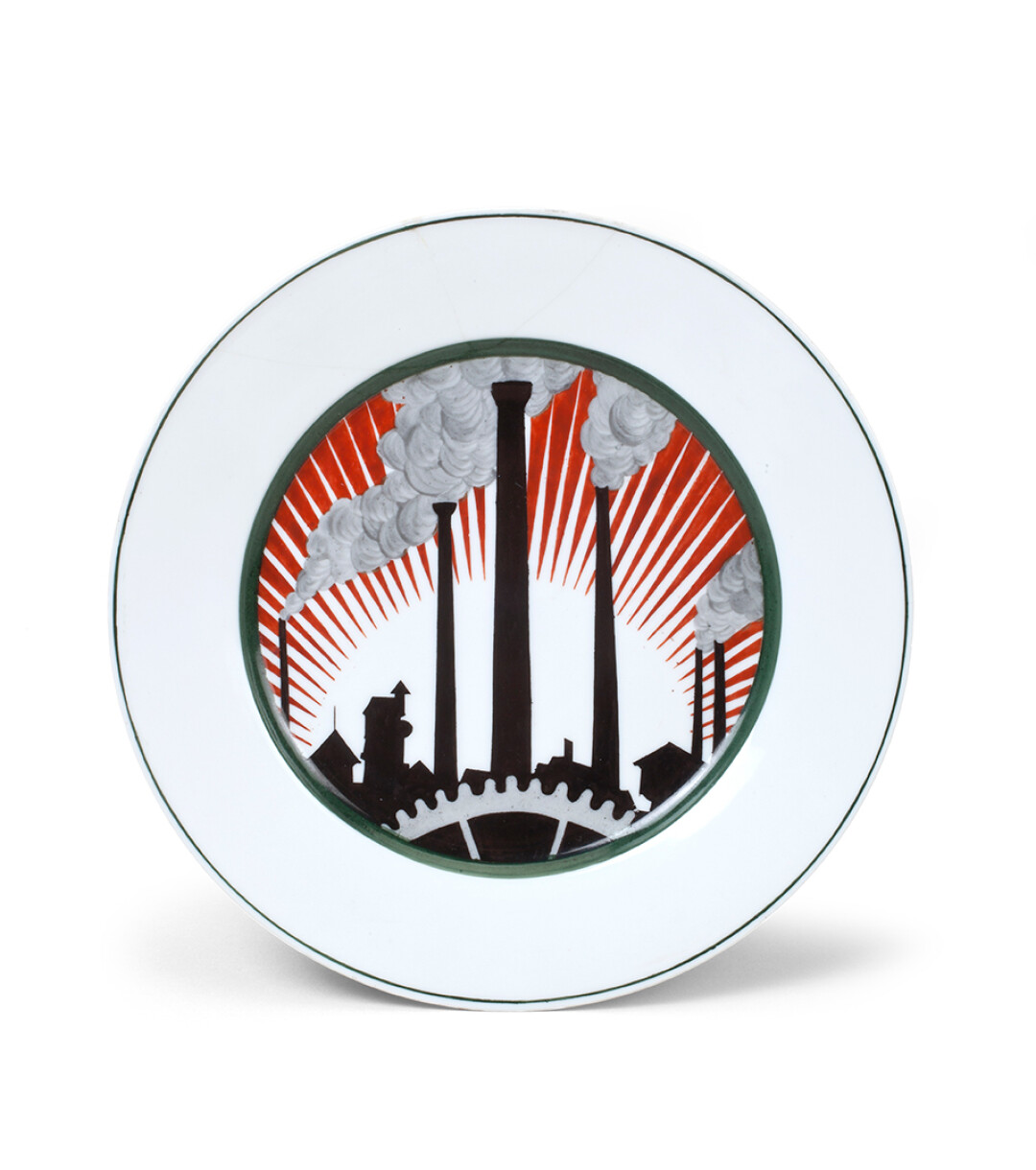 Тарелка «Силуэт фабричных труб», автор росписи — Н. А. Зандер, 1919 г. (роспись надглазурная полихромная, фарфор)