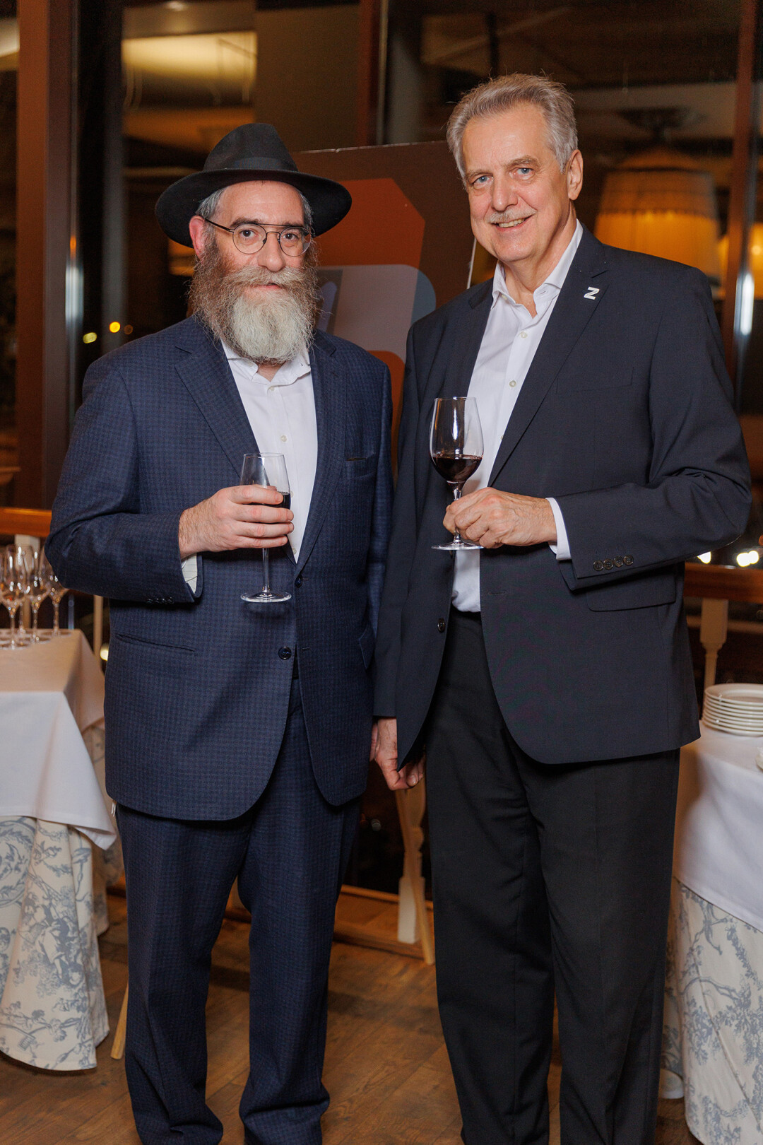 Менахем-Мендл Певзнер, Евгений Григорьев