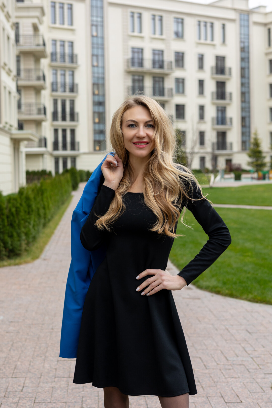 Эллина Гуселетова Главный специалист отдела административно-документационного обеспечения бизнеса АО «Газпромбанк» Блондинка с голубыми глазами и как