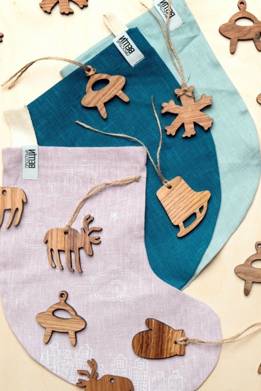 Елочные игрушки от «Простых вещей», от 150 до 700 рублей