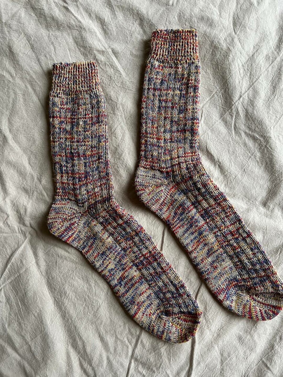 Шерстяные носки Love to knit, 650 руб.