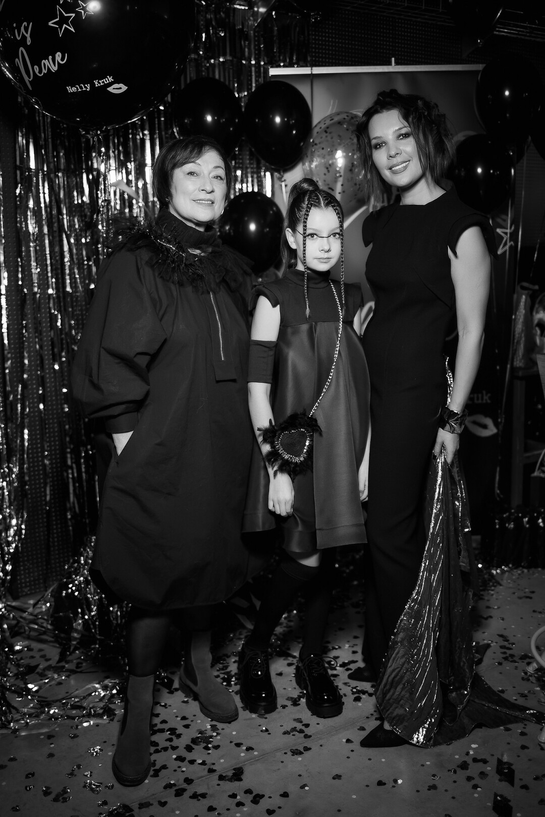 Венера Фалина, Эмилия и Нелли Крук