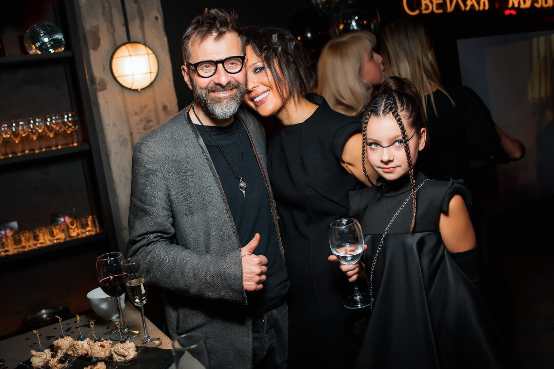 Дмитрий Трофимов, Нелли и Эмилия Крук