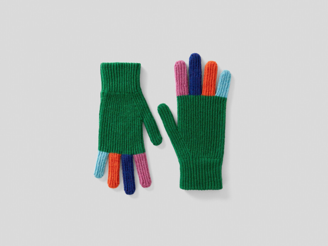 Перчатки United Colors of Benetton, 2 599 руб.