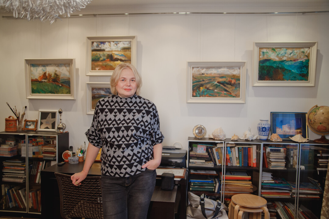 Это такая радость – иметь коллекцию живописи. У меня очень жизнерадостная живопись. Я делала как я чувствовала. Я консерватор – консервирую хорошее