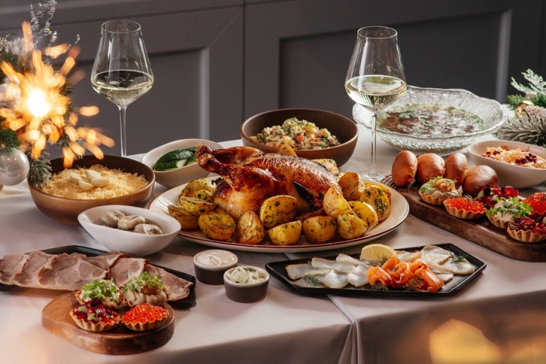 Лавка «Гельвеции» Александр Богданов предлагает собрать меню стола по принципу гастрономического конструктора, составив набор самостоятельно, или