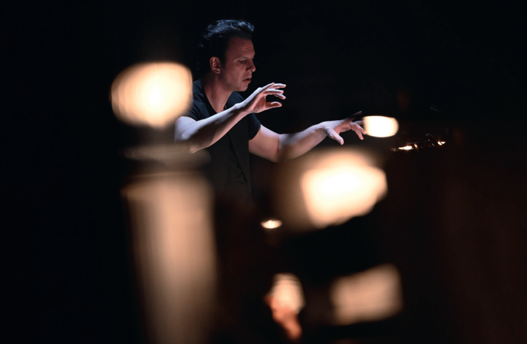 Дирижер оперы De temporum fine comoedia Теодор Курентзис за эту работу номинирован на премию «Золотая маска». Фото: Гюнай Мусаева