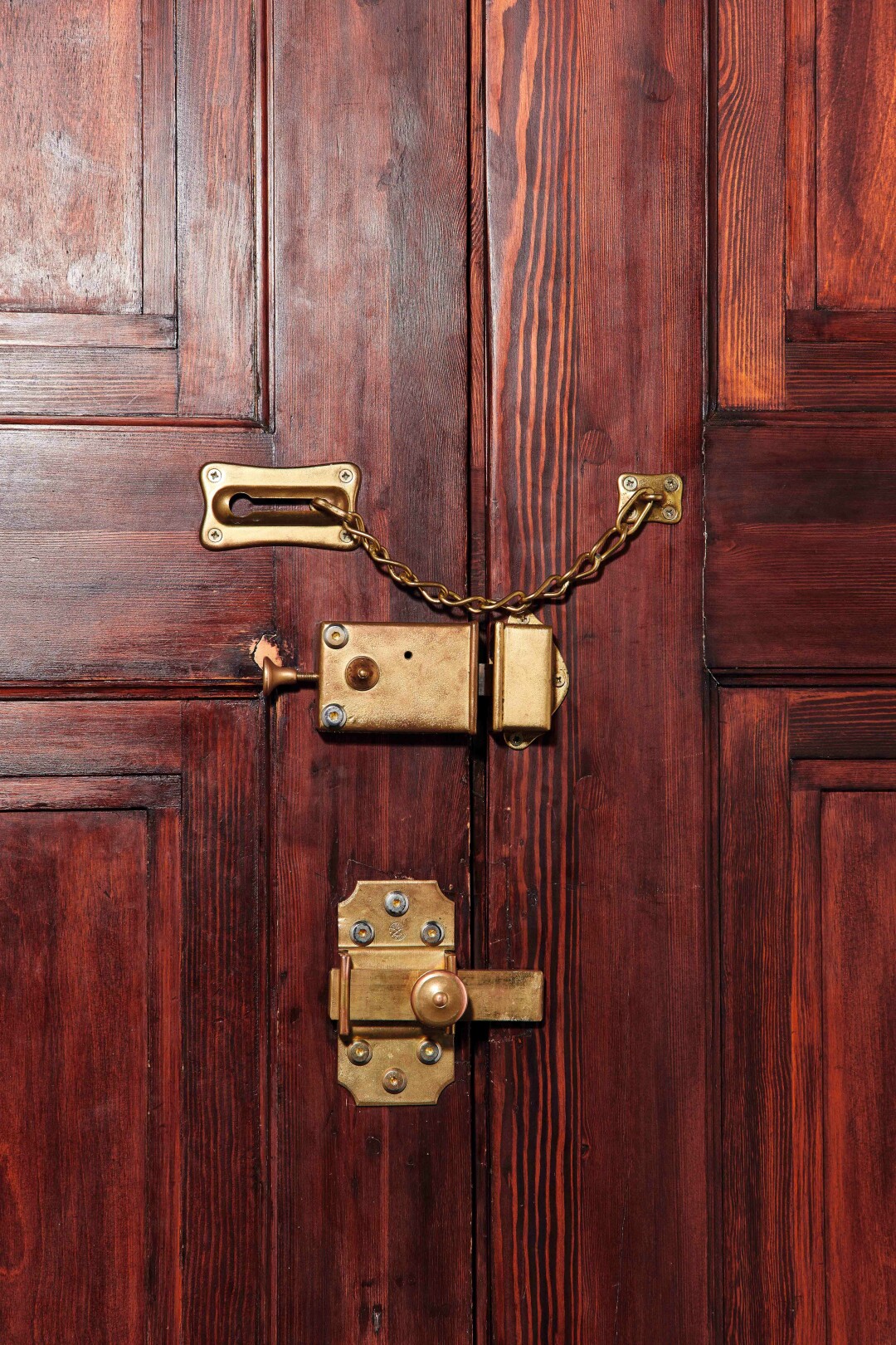 Оригинальный французский замок 1913 года выжил под масляной краской и оказался в рабочем состоянии