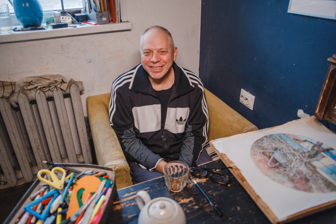 Любимое место – кресло на кухне. Сижу в нем и рисую.