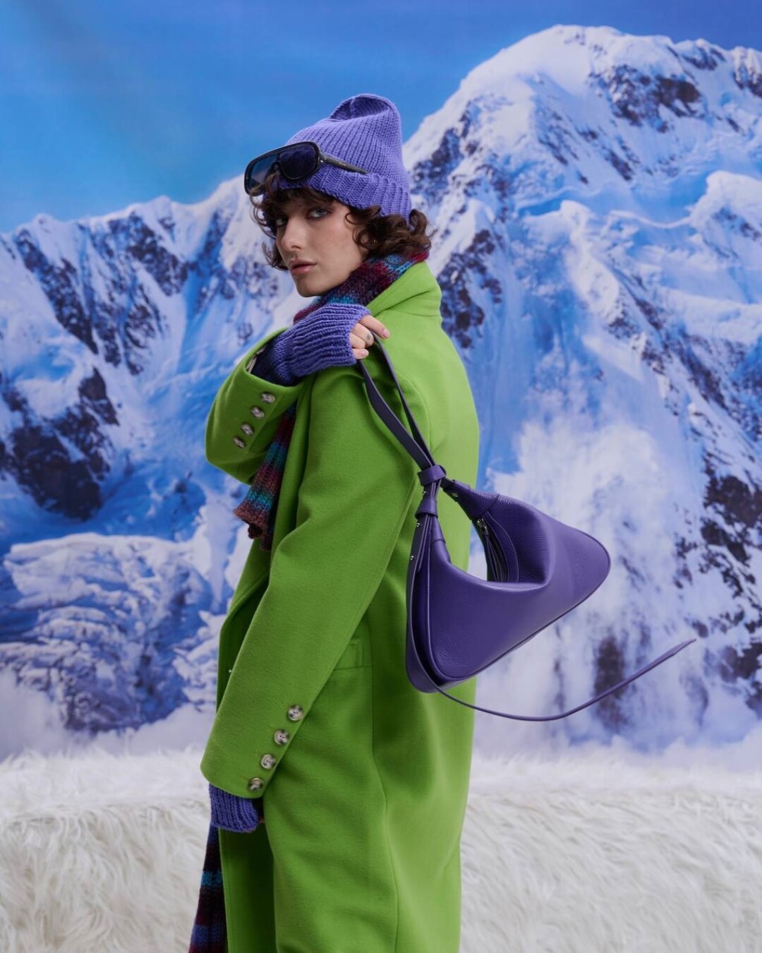 Сумка: 15300 рублей.