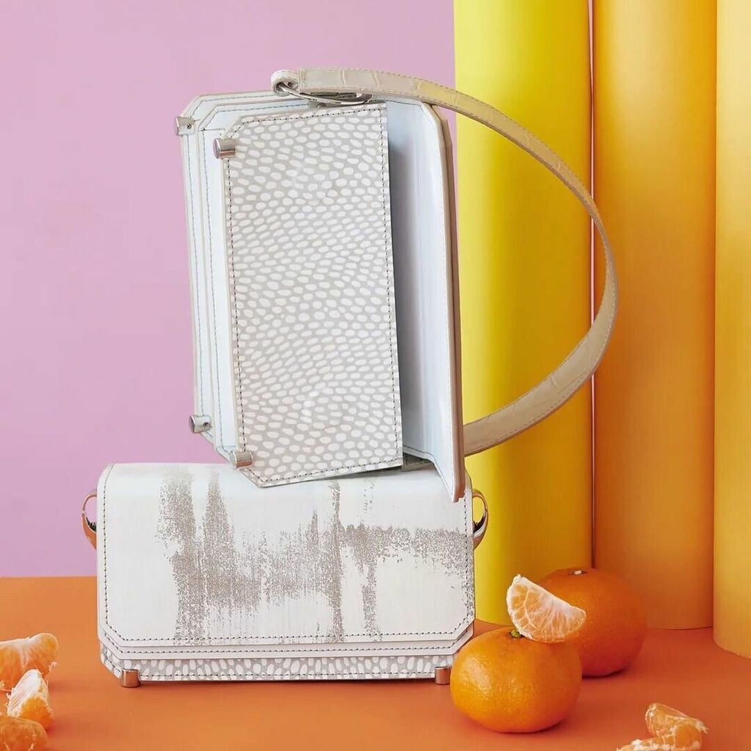 Сумка: 18400 рублей.