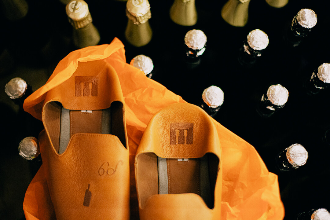 Реплика тапочек Маяковского от Кабаре ШУМ и RXBShoes, 14 500 руб.