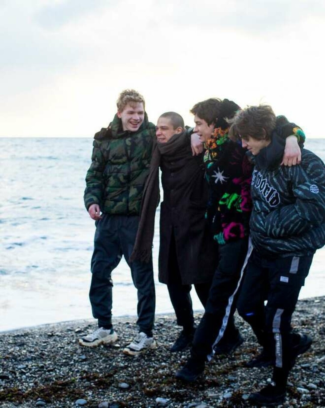 Черная весна, 16+ Погибнет рыжая лиса, настанет черная весна Заключительная серия российского сериала, успешно стартовавшего осенью, выходит в январе