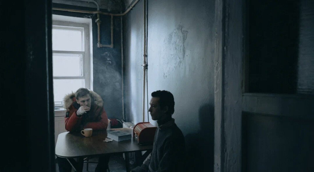 Замерзшие, 16+ Премьера, пробирающая до мурашек Психологический детективный триллер переносит в окрестности северного города Костомукши: здесь, в