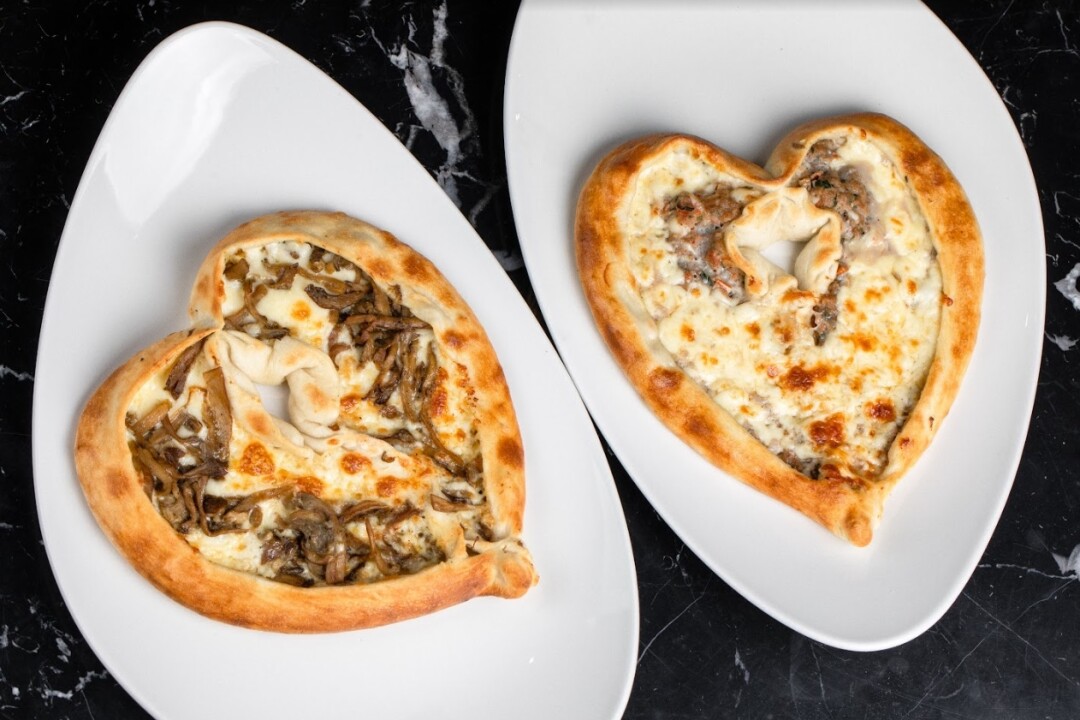 Memo Турецкие лепешки пиде в форме сердца. Малая Морская, 23