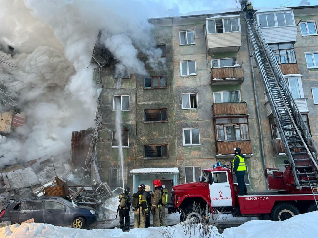 На улице Линейной в Новосибирске обрушился подъезд из-за взрыва газа |  Sobaka.ru