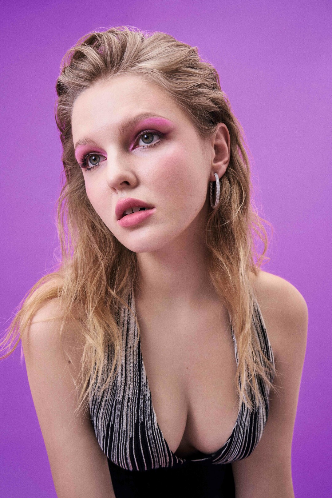 На Стасе: серьги и кольцо Mercury из коллекции Classic, платье Giuseppe Di Morabito (ДЛТ)